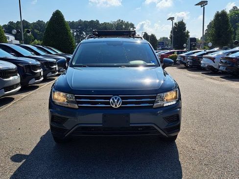 Used 2020 Volkswagen Tiguan SE FWD image 3