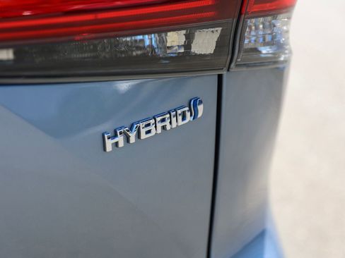 Used 2020 Toyota Highlander XLE AWD/4WD image 12