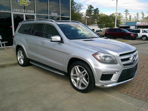 Used 2013 Mercedes-Benz GL 550 4MATIC image 5