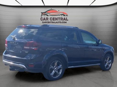 Used 2017 Dodge Journey Crossroad FWD image 5