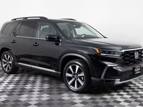 Used 2023 Honda Pilot Touring image 10