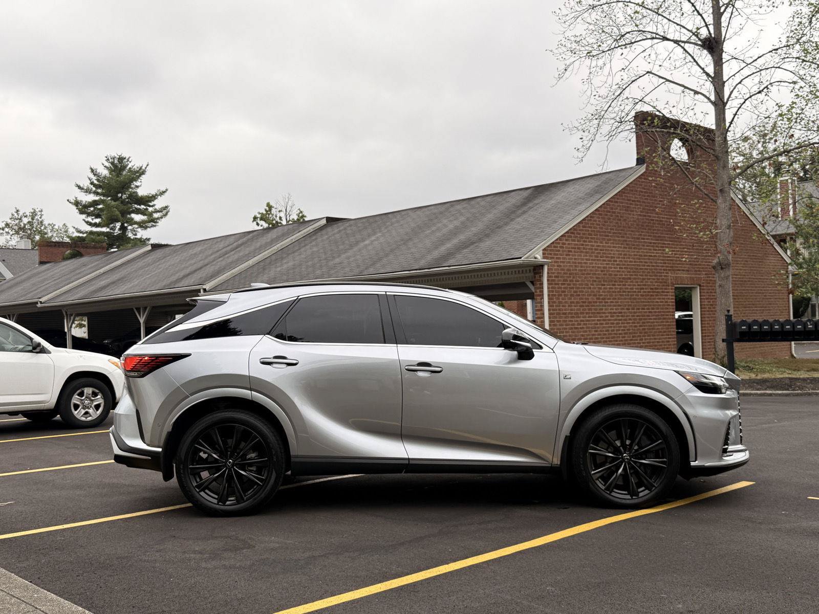 Used 2023 Lexus RX 350 F Sport w/ Cold Area Package AWD/4WD image 5