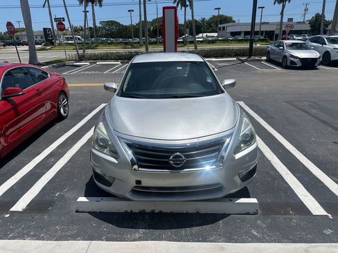 Used 2014 Nissan Altima 2.5 S FWD image 3
