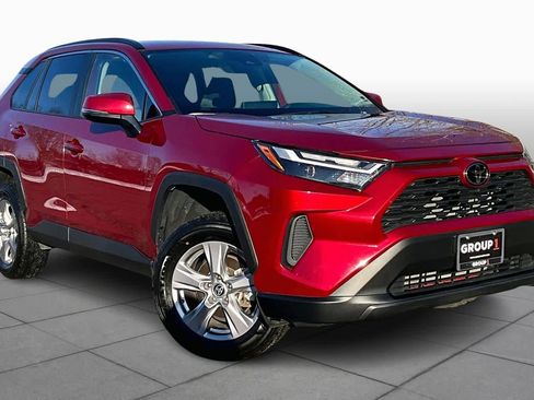 Used 2025 Toyota RAV4 XLE image 2