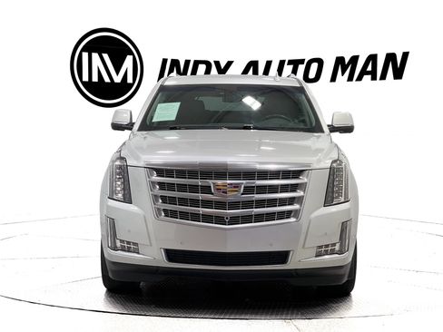 Used 2020 Cadillac Escalade Luxury w/ LPO, Radiant Package AWD/4WD image 9
