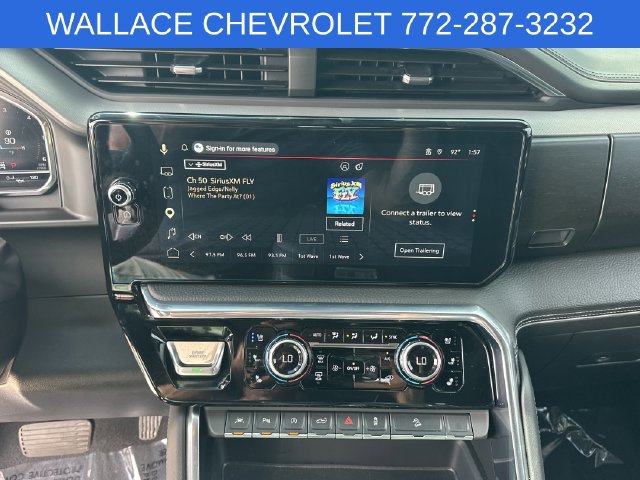 Used 2025 GMC Sierra 1500 Denali w/ Technology Package AWD/4WD image 18