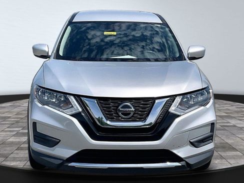 Used 2020 Nissan Rogue S FWD image 2