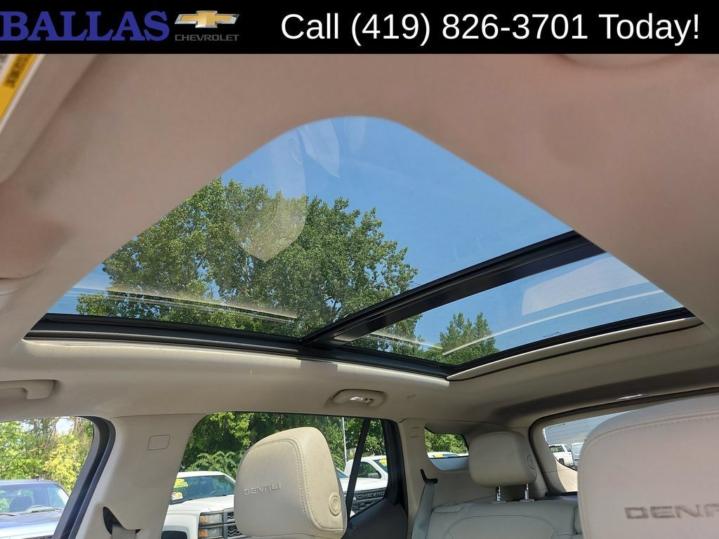 Used 2019 GMC Terrain Denali w/ GMC Pro Grade Package AWD/4WD image 23