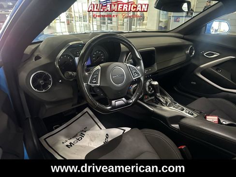 Used 2022 Chevrolet Camaro LT w/ Technology Package image 10