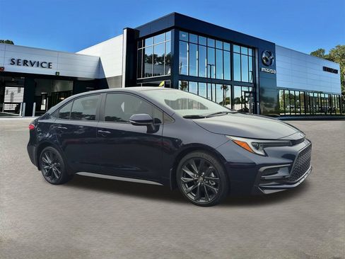 Used 2025 Toyota Corolla SE FWD image 2