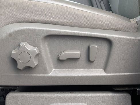 Used 2012 Nissan NV 2500 SV w/ Technology Pkg image 19