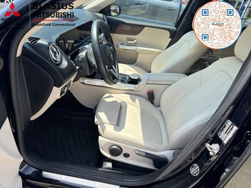 Used 2022 Mercedes-Benz GLB 250 4MATIC w/ Premium Package Lite image 21