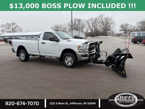 Used 2024 RAM 2500 Tradesman w/ Chrome Appearance Group image 5