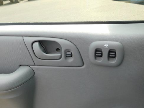 Used 2005 Dodge Caravan SE w/ Popular Equipment Group image 15