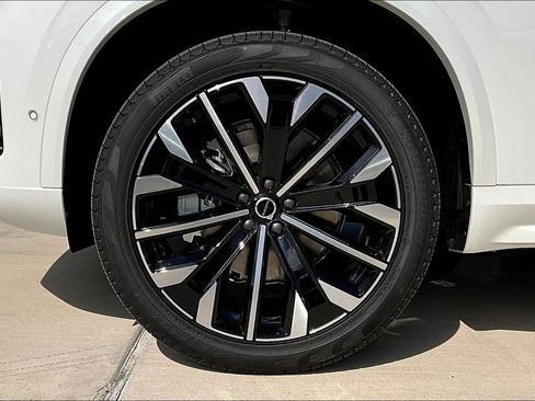 New 2026 Volvo XC90 B6 Ultra image 24