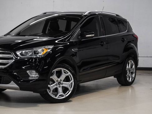 Used 2019 Ford Escape Titanium image 6