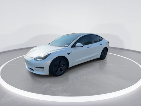 Used 2021 Tesla Model 3 Standard Range Plus RWD image 7
