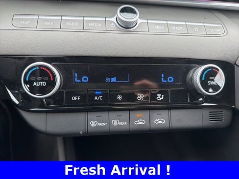 Used 2024 Hyundai Elantra SEL image 7