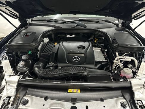 Used 2018 Mercedes-Benz GLC 350e 4MATIC image 12