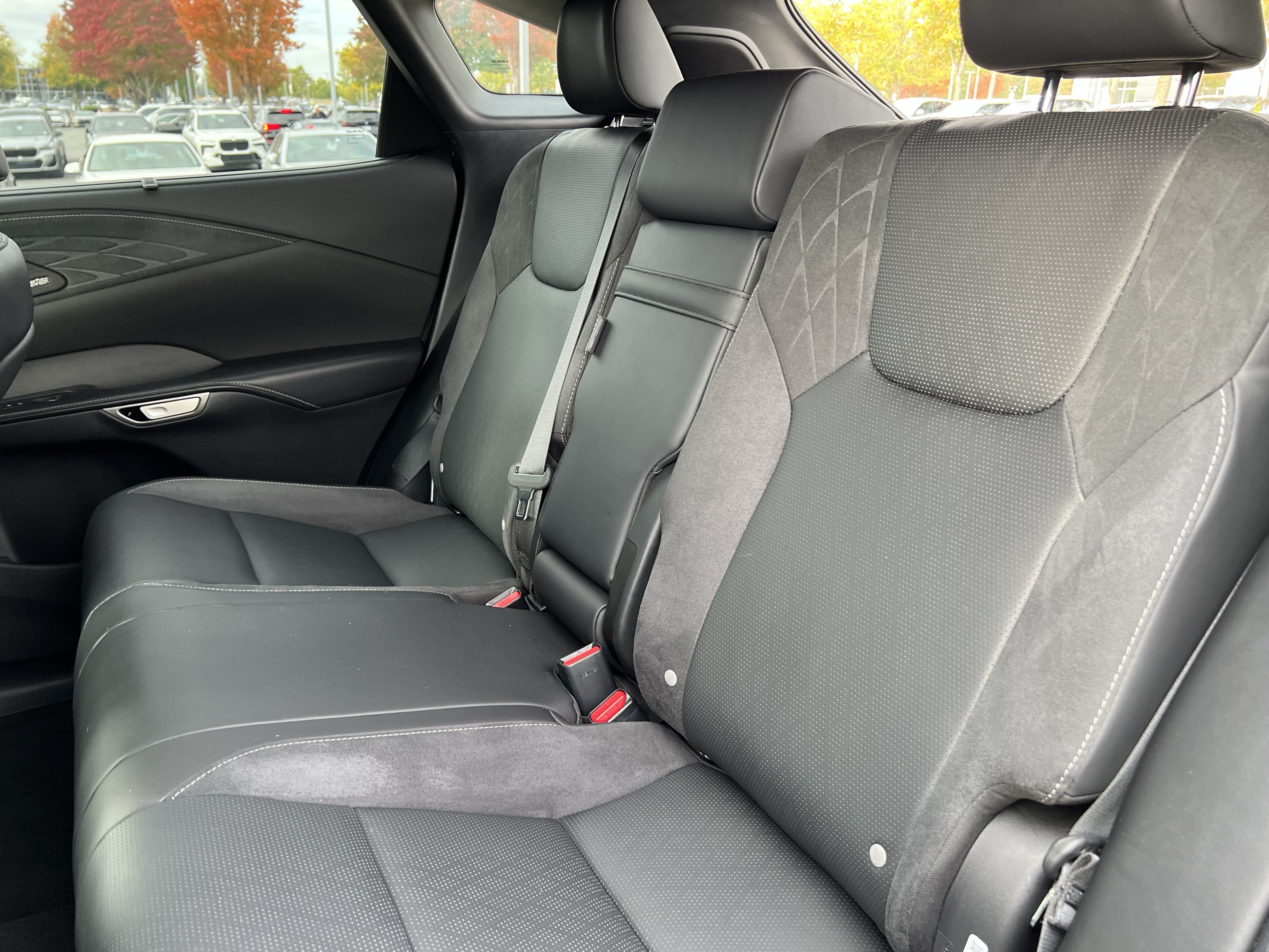 Used 2023 Lexus RX 350 FWD w/ Accessory Package image 32
