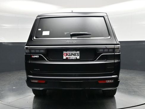 New 2026 Jeep Grand Wagoneer L 4WD image 9
