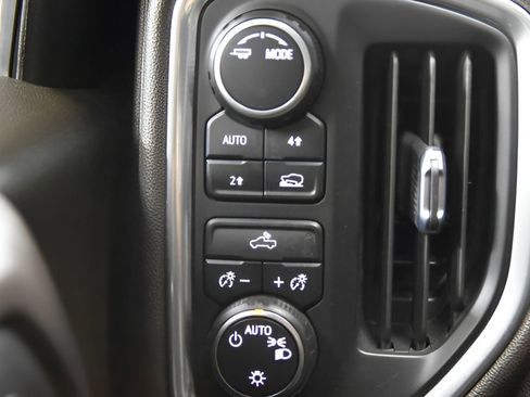 Used 2022 Chevrolet Silverado 1500 LT image 15