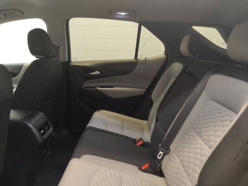 Used 2018 Chevrolet Equinox LT FWD image 18