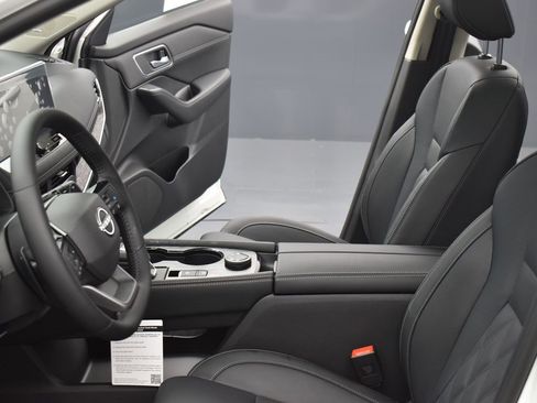 New 2026 Nissan Rogue Platinum w/ Platinum Premium Package image 18