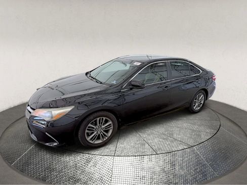 Used 2016 Toyota Camry SE FWD image 3