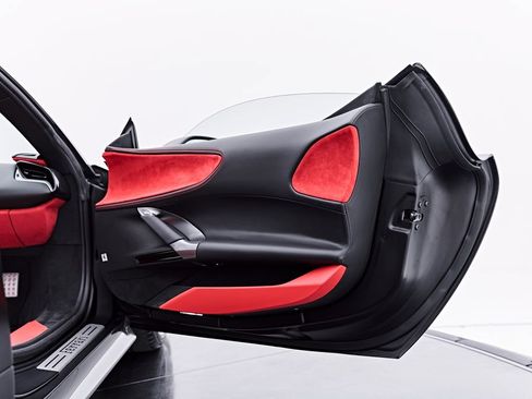 Used 2024 Ferrari SF90 Spider AWD/4WD image 45