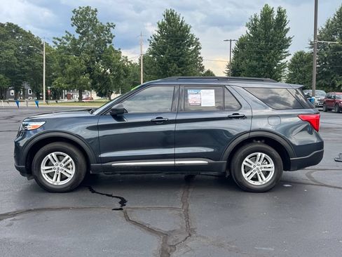 Used 2022 Ford Explorer XLT w/ Equipment Group 202A AWD/4WD image 29