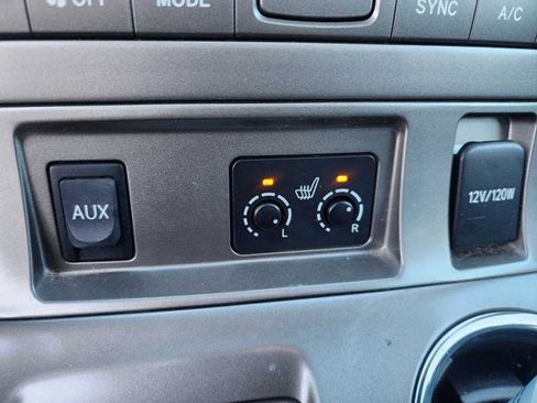 Used 2010 Toyota Highlander SE image 23