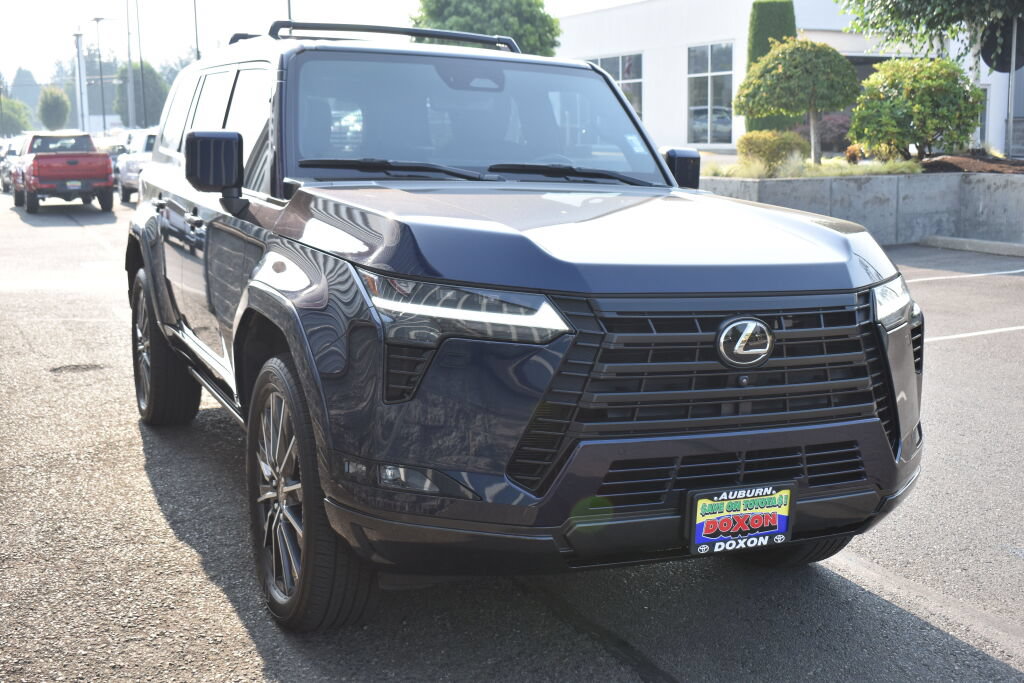 Used 2024 Lexus GX 550 w/ Cold Area Package AWD/4WD image 4