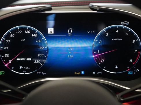 Used 2025 Mercedes-Benz SL 63 AMG 4MATIC image 22