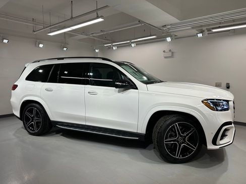 New 2026 Mercedes-Benz GLS 450 4MATIC image 10