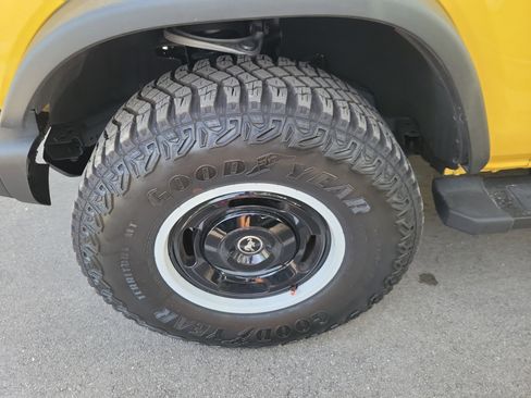 Used 2024 Ford Bronco Heritage Edition image 5