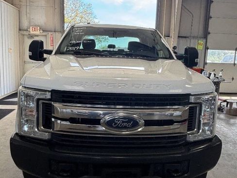 Used 2019 Ford F250 XLT AWD/4WD image 4
