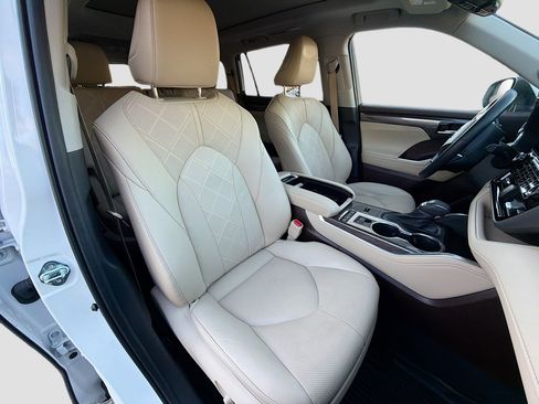 Used 2022 Toyota Highlander Platinum image 15