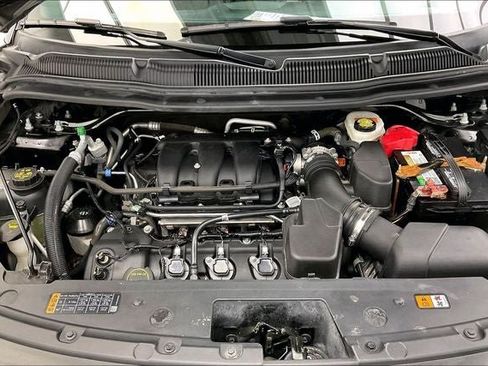 Used 2019 Ford Explorer XLT w/ Equipment Group 202A AWD/4WD image 28