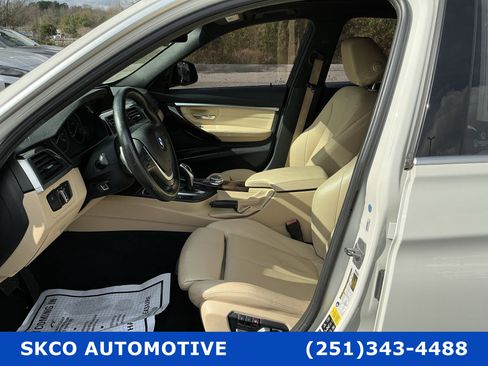 Used 2017 BMW 330i xDrive Sedan w/ Premium Package image 12