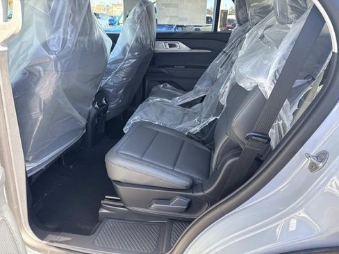 New 2026 Ford Explorer Active w/ Active Comfort Package image 8