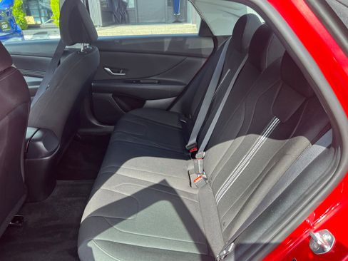 Used 2022 Hyundai Elantra SEL w/ Convenience Package image 16