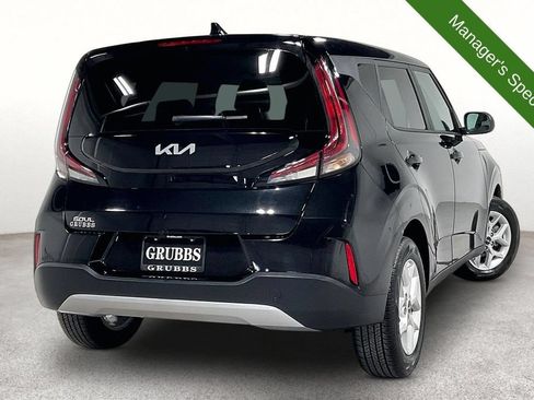 Used 2025 Kia Soul LX w/ LX Technology Package FWD image 2
