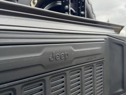 Used 2018 Jeep Wrangler Unlimited Sport S AWD/4WD image 41