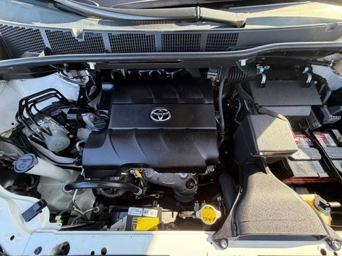 Used 2011 Toyota Sienna XLE AWD/4WD image 36