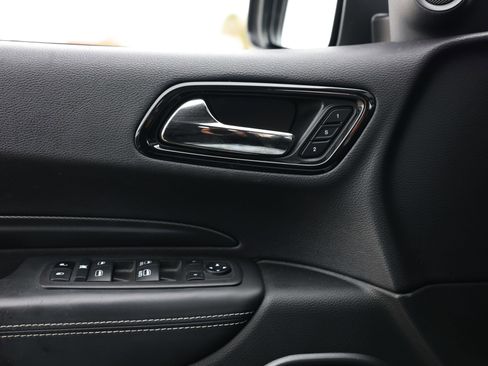 Used 2022 Dodge Durango SRT w/ Technology Group AWD/4WD image 50