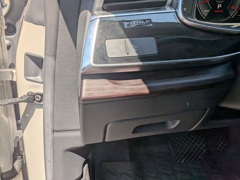 Used 2022 Audi Q8 Premium Plus w/ Premium Plus Package image 15