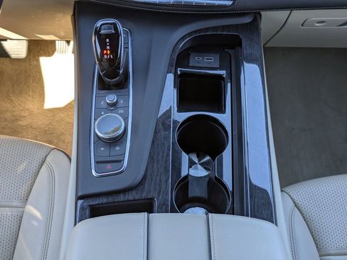 Certified 2022 Cadillac Escalade Premium Luxury image 24