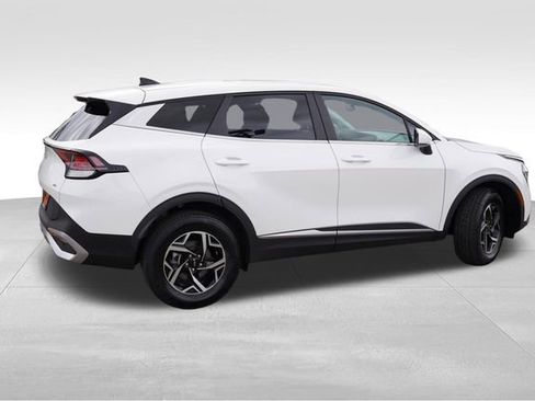 Used 2024 Kia Sportage LX AWD/4WD image 4