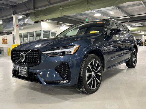 Certified 2025 Volvo XC60 B5 Plus image 5